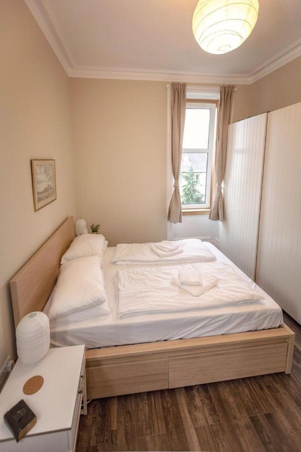 Bright Spacious Edinburgh City Centre Apartment מראה חיצוני תמונה